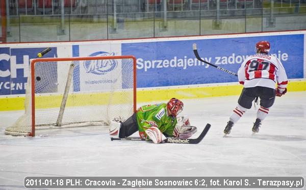 2011-01-18-hokej-cracovia-zablebie02