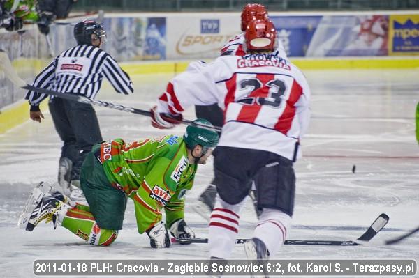 2011-01-18-hokej-cracovia-zablebie06