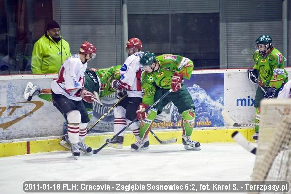 2011-01-18-hokej-cracovia-zablebie07
