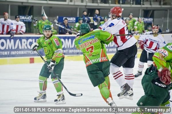 2011-01-18-hokej-cracovia-zablebie08