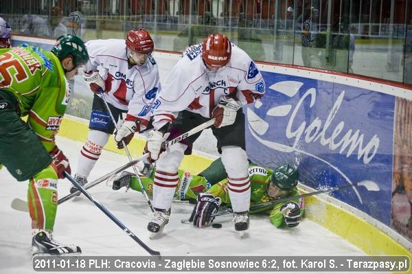 2011-01-18-hokej-cracovia-zablebie10