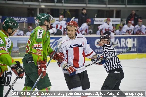 2011-01-18-hokej-cracovia-zablebie12