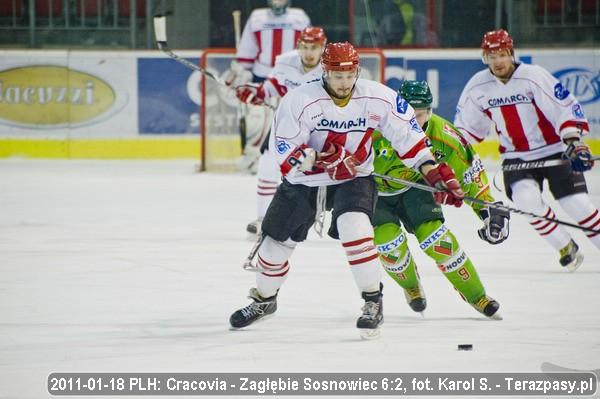 2011-01-18-hokej-cracovia-zablebie16