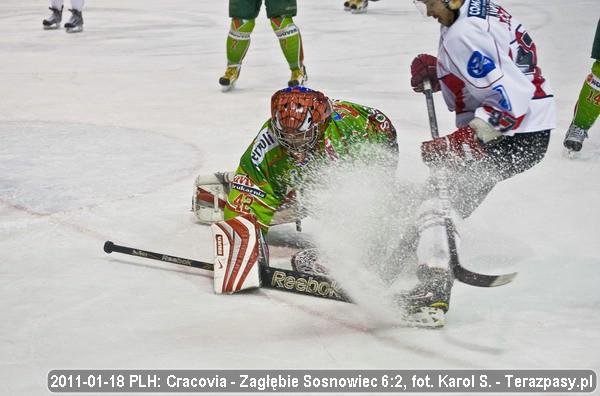 2011-01-18-hokej-cracovia-zablebie17