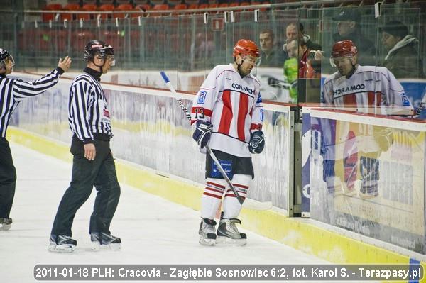 2011-01-18-hokej-cracovia-zablebie21