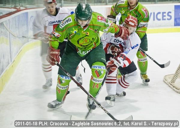 2011-01-18-hokej-cracovia-zablebie26