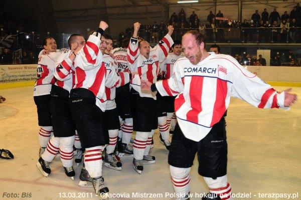 2011-03-13-plh-cracovia-mistrzem-hokeja-b-033_600