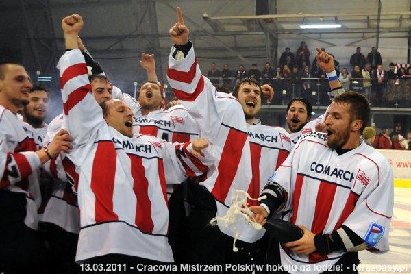 2011-03-13-plh-cracovia-mistrzem-hokeja-b-076_600