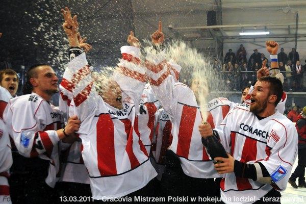 2011-03-13-plh-cracovia-mistrzem-hokeja-b-079_600