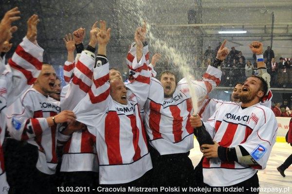 2011-03-13-plh-cracovia-mistrzem-hokeja-b-083_600