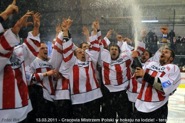 2011-03-13-plh-cracovia-mistrzem-hokeja-b-086_600