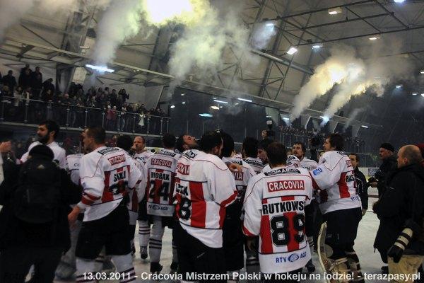 2011-03-13-plh-cracovia-mistrzem-hokeja-b-111_600
