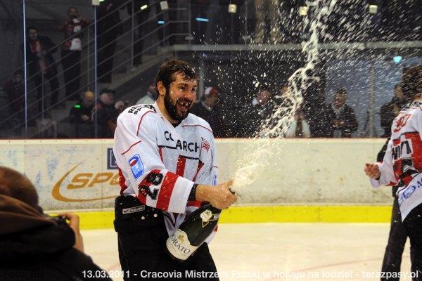 2011-03-13-plh-cracovia-mistrzem-hokeja-b-115_600