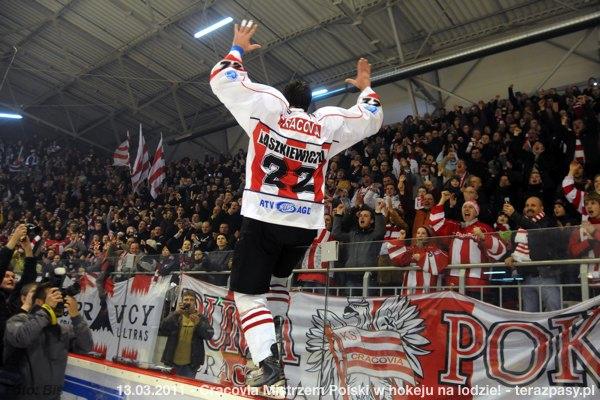 2011-03-13-plh-cracovia-mistrzem-hokeja-b-137_600