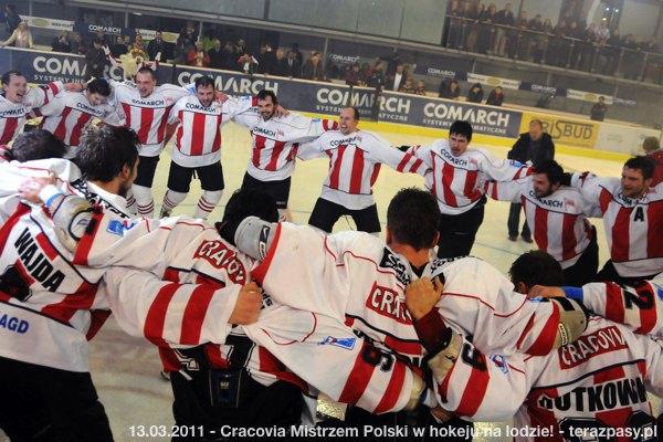 2011-03-13-plh-cracovia-mistrzem-hokeja-b-195_600