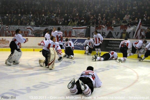 2011-03-13-plh-cracovia-mistrzem-hokeja-b-214_600