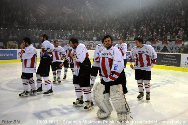 2011-03-13-plh-cracovia-mistrzem-hokeja-b-219_600