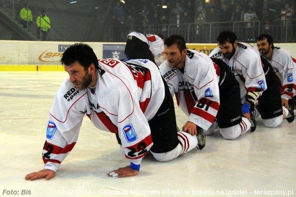 2011-03-13-plh-cracovia-mistrzem-hokeja-b-226_600