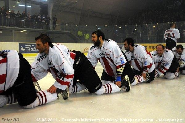 2011-03-13-plh-cracovia-mistrzem-hokeja-b-229_600