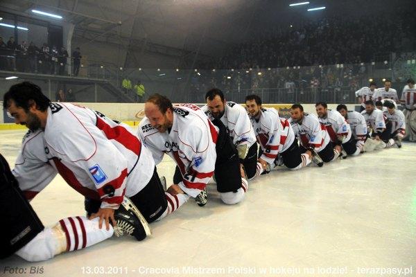 2011-03-13-plh-cracovia-mistrzem-hokeja-b-234_600