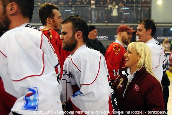 2011-03-13-plh-cracovia-mistrzem-hokeja-b-278_600