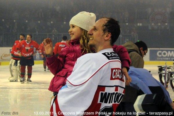 2011-03-13-plh-cracovia-mistrzem-hokeja-b-302_600