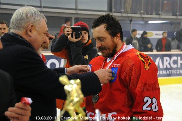 2011-03-13-plh-cracovia-mistrzem-hokeja-b-348_600
