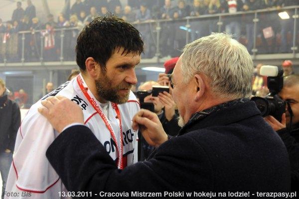 2011-03-13-plh-cracovia-mistrzem-hokeja-b-367_600