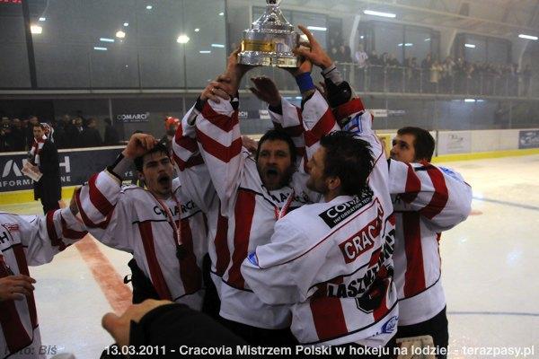 2011-03-13-plh-cracovia-mistrzem-hokeja-b-502_600