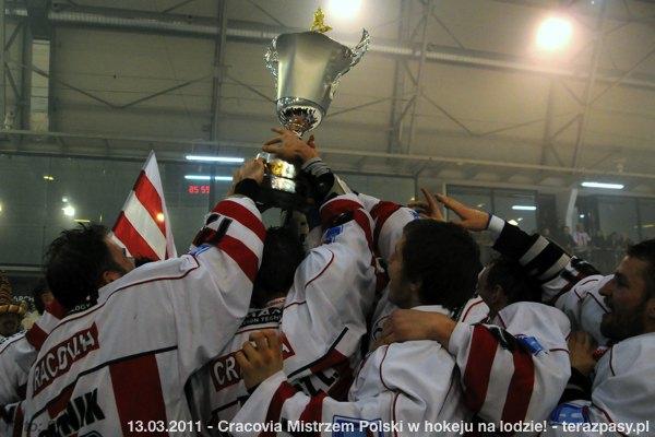 2011-03-13-plh-cracovia-mistrzem-hokeja-b-517_600