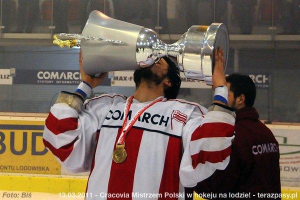 2011-03-13-plh-cracovia-mistrzem-hokeja-b-685_600