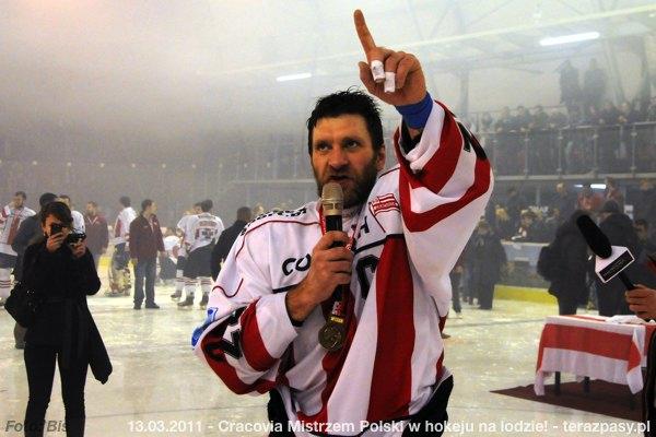 2011-03-13-plh-cracovia-mistrzem-hokeja-b-835_600