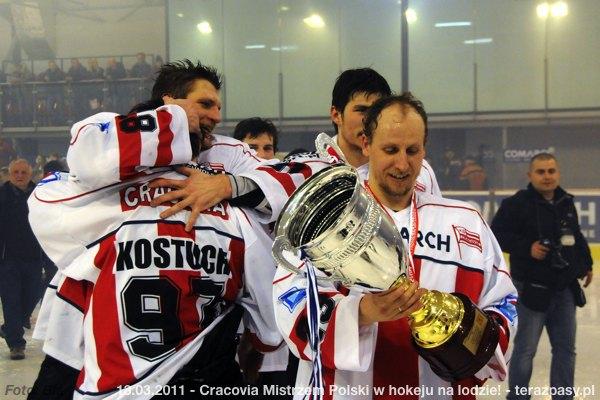 2011-03-13-plh-cracovia-mistrzem-hokeja-b-874_600