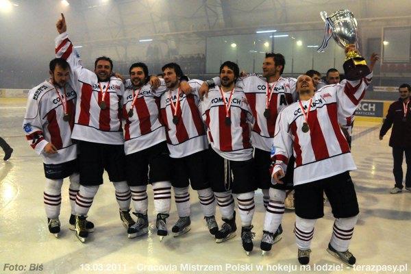 2011-03-13-plh-cracovia-mistrzem-hokeja-b-901_600