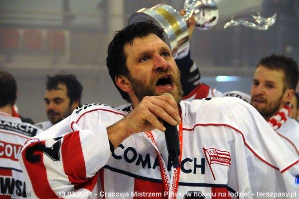 2011-03-13-plh-cracovia-mistrzem-hokeja-b-911_600