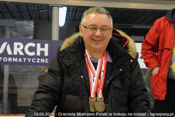 2011-03-13-plh-cracovia-mistrzem-hokeja-b-923_600