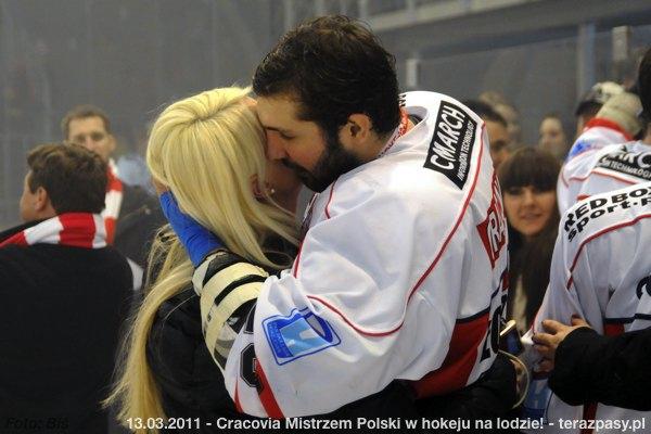 2011-03-13-plh-cracovia-mistrzem-hokeja-b-932_600