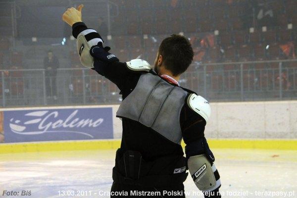 2011-03-13-plh-cracovia-mistrzem-hokeja-b-951_600