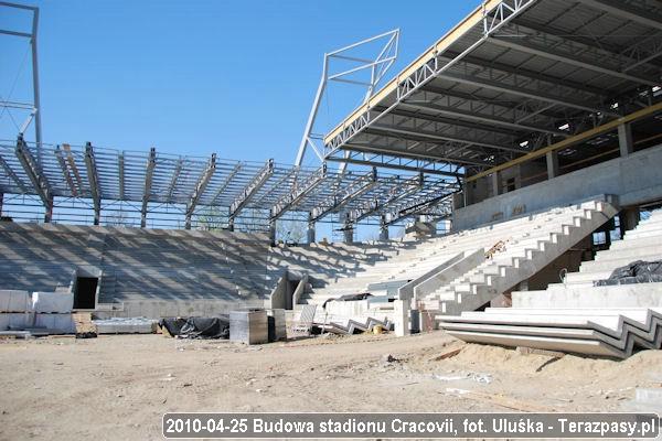 2010-04-25_Budowa_Stadionu_Cracovii_007_600