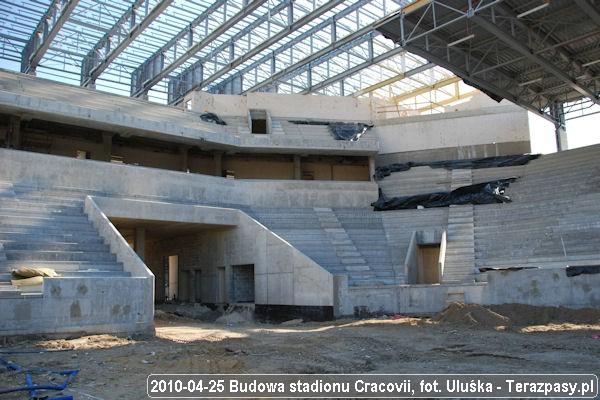 2010-04-25_Budowa_Stadionu_Cracovii_009_600