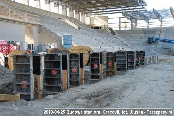 2010-04-25_Budowa_Stadionu_Cracovii_012_600