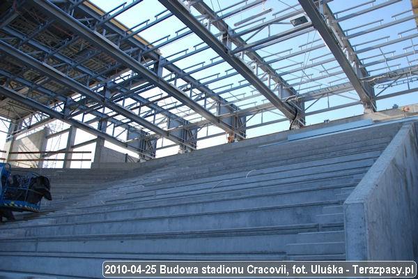 2010-04-25_Budowa_Stadionu_Cracovii_019_600