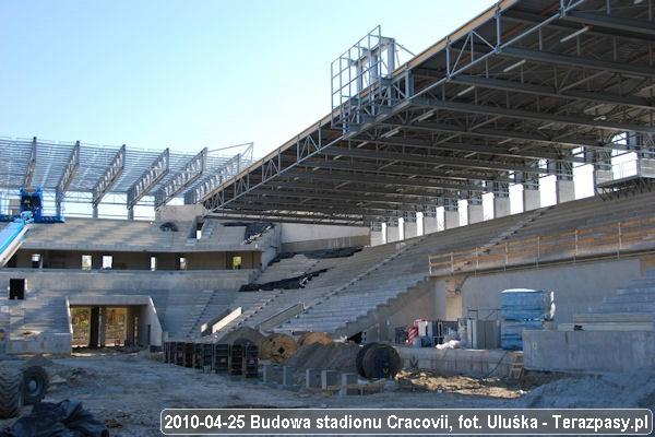 2010-04-25_Budowa_Stadionu_Cracovii_021_600