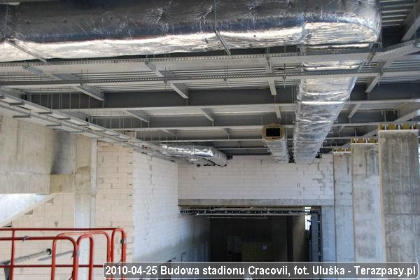 2010-04-25_Budowa_Stadionu_Cracovii_053_600