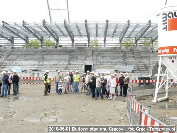 2010-05-01-budowa-stadionu-54