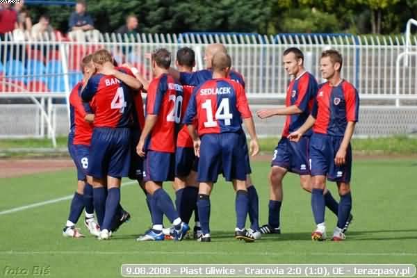 2008-08-09-oe-piast-cracovia-o-180_600