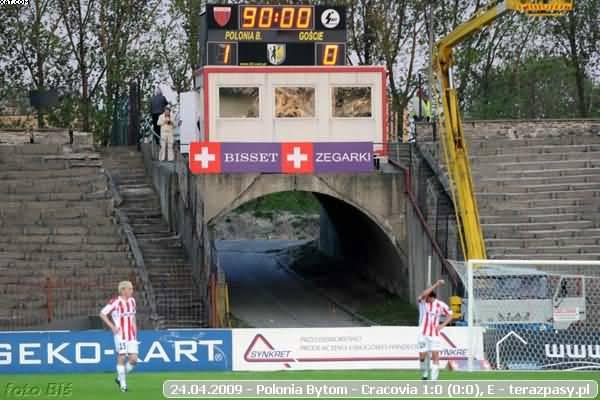 2009-04-24-e-polonia_b-cracovia-b-708_600
