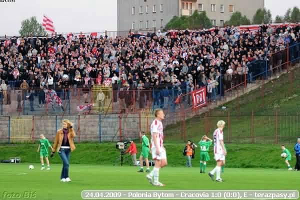 2009-04-24-e-polonia_b-cracovia-b-737_600