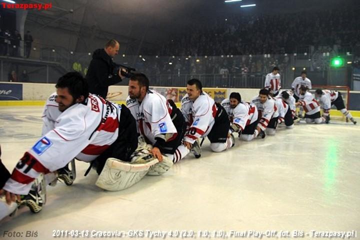 2011-03-13-plh-cracovia-mistrzem-hokeja-b-243