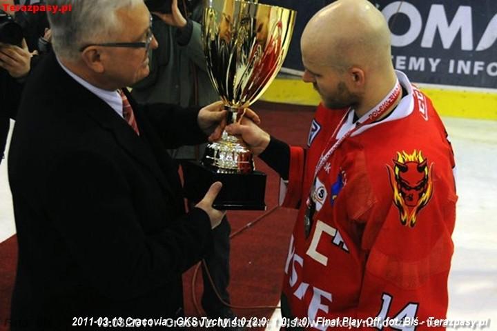 2011-03-13-plh-cracovia-mistrzem-hokeja-b-357